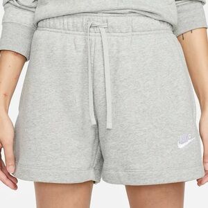 Nike Club Fleece Mid-Rise Shorts